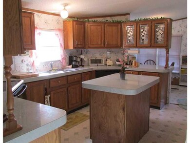 Kitchen. EAT IN KITCHEN