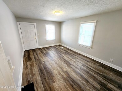 01-2 LIVING ROOM