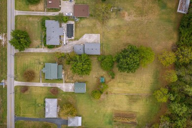 7000 E Manslick Rd, Louisville, KY 40228 - photo 5