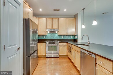 Rhodes Hill Square unit B120, Arlington, VA 22209 - photo 3