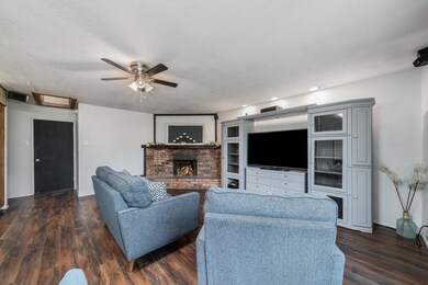 7453 Tunbridge Dr, North Richland Hills, TX 76182 - photo 6