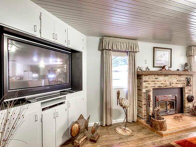 Den/Family. Large built in TV/entertainment storag
