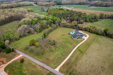 250 Martin Ln, Pendleton, SC 29670 - photo 2