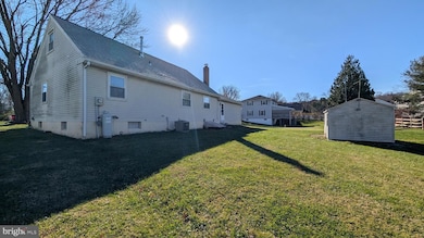 308 Spohn Rd, Reading, PA 19608 - photo 3