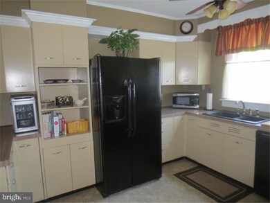 559 E Broad St, Souderton, PA 18964 - photo 7