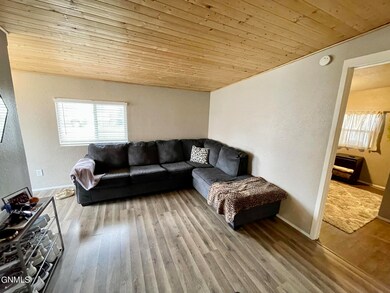 406 W Prairie Ln, Mandan, ND 58554 - photo 4