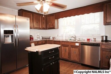 320 Brown Ave, Rainbow City, AL 35906 - photo 3