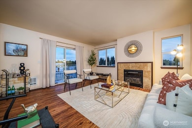 11532 15th Ave NE unit 401, Seattle, WA 98125 - photo 2