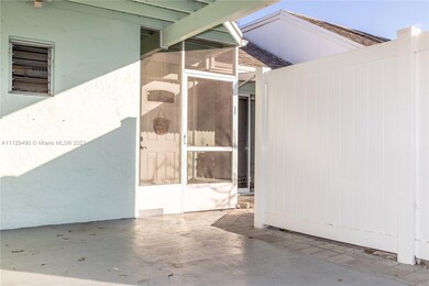 9198 SW 5th St unit C, Boca Raton, FL 33428 - photo 2