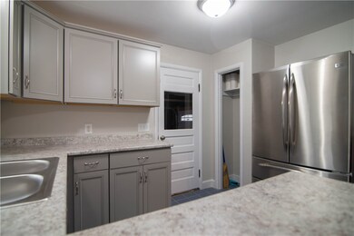 21 Winthrop St, Riverside, RI 02915 - photo 2