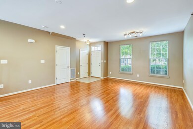 9202 Alvyn Lake Cir, Bristow, VA 20136 - photo 6