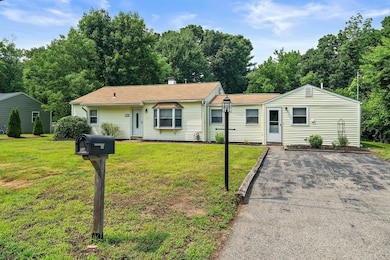 54 Davis St, Hanover, MA 02339 - photo 3