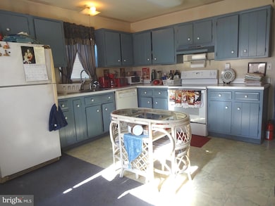 2 Farrington Ct, Southampton, NJ 08088 - photo 6