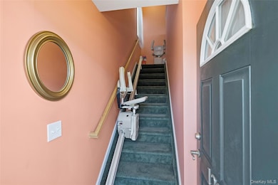 1228 Willow Ln, Valley Stream, NY 11580 - photo 3