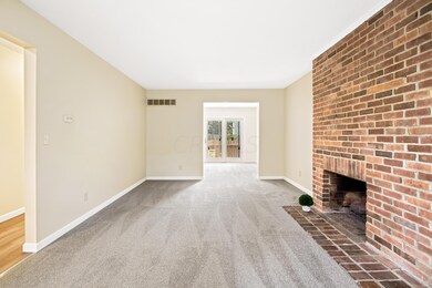 118 Stornoway Drive East-5.jpg-FULL