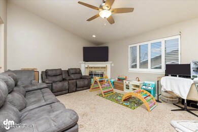07-Living Room-DW-2839