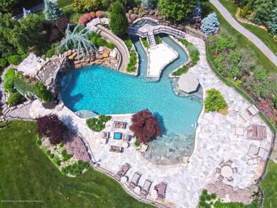 004_resort like pool