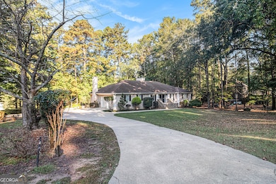 2185 Castle Lake Dr, Tyrone, GA 30290 - photo 2