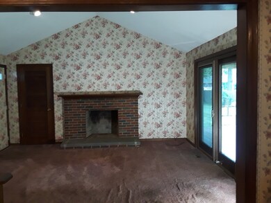 16 Red Oaks Cir, Feeding Hills, MA 01030 - photo 3