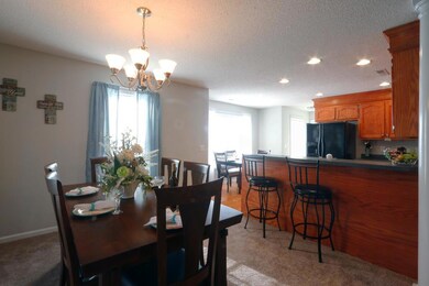 Dinning to Kitchen & Eat-In