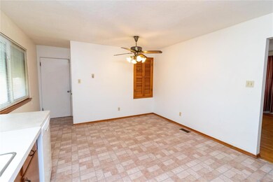 Spacious eat-in kitchen