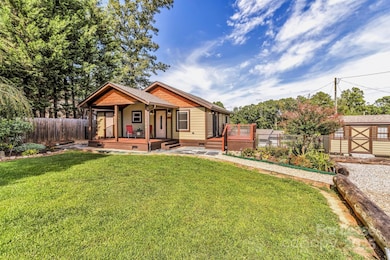 150 Oak Hill Rd, Candler, NC 28715 - photo 2