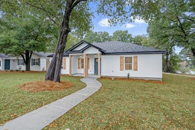 294 Holland St, Crestview, FL 32536 - photo 3