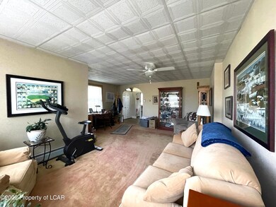 232 W Butler Dr, Drums, PA 18222 - photo 2