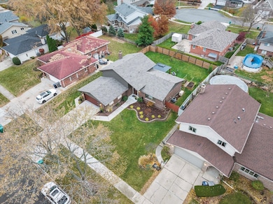 8433 Wheeler Dr, Orland Park, IL 60462 - photo 3