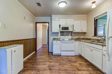 16241 Crestview Dr (11)