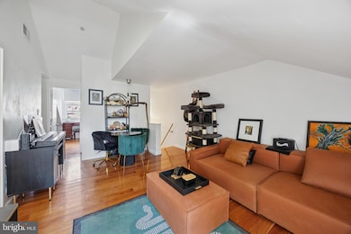 1021 Clinton St unit 7, Philadelphia, PA 19107 - photo 5