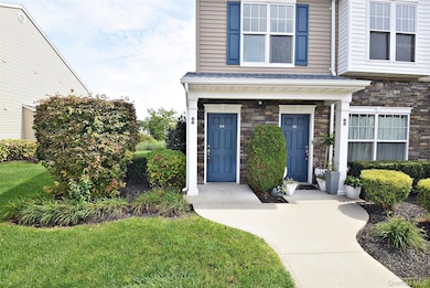 66 Weatherby Ln, Central Islip, NY 11722 - photo 4