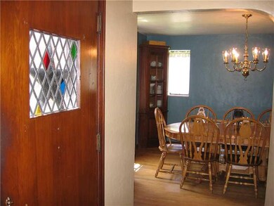 Entry/Foyer.