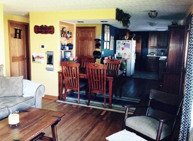 Eat in kitchen space