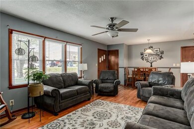 7340 Goddard Dr, Shawnee, KS 66203 - photo 6