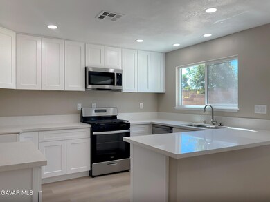 2822 Springfield Place, Lancaster, CA 93536 - photo 6