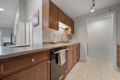 14 Crestview Cir unit 161, Londonderry, NH 03053 - photo 7