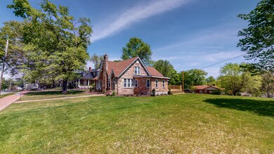 503 W College St, Dickson, TN 37055 - photo 3