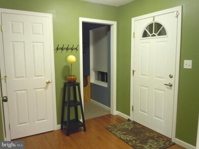 1817 Silverleaf Ln, Palmyra, PA 17078 - photo 4