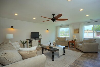 1539 W Golden Ln, Phoenix, AZ 85021 - photo 3