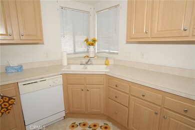 880 N Lake St, Hemet, CA 92544 - photo 4