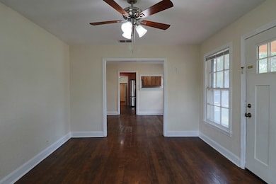 503 S Lewis Ave, Kerrville, TX 78028 - photo 4