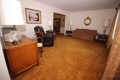 39 Memory Ln, Schenectady, NY 12306 - photo 3