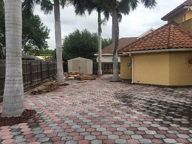 2465 Leslie St, Edinburg, TX 78539 - photo 4