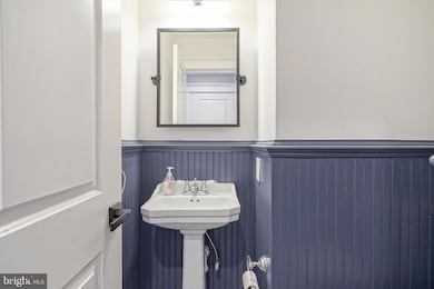 2545 S Warnock St, Philadelphia, PA 19148 - photo 5