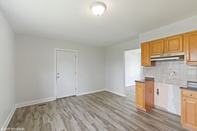 17214 Peach Grove Ln, Hazel Crest, IL 60429 - photo 7