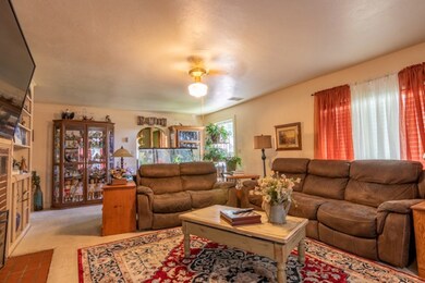 547 N Howard St, Tekoa, WA 99033 - photo 6