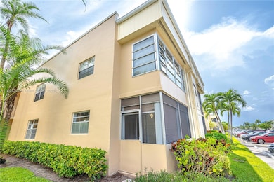 402 Capri I unit 402, Delray Beach, FL 33484 - photo 2