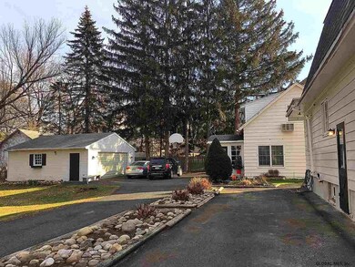 12 Wayne St, Troy, NY 12180 - photo 3