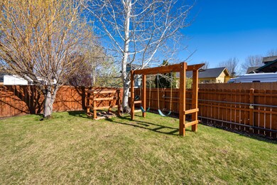 1662 NW Ivy Ave, Redmond, OR 97756 - photo 4